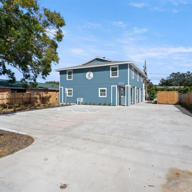 3101 16th Street N - Photo 1