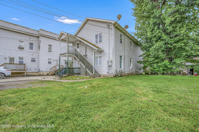108 E Market Street - Photo 1