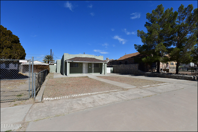 4425 La Luz Avenue - Photo 1