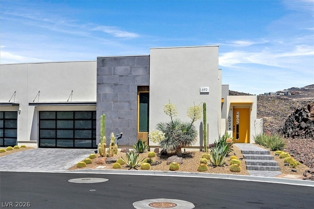 692 Scenic Cliff Drive - Photo 1