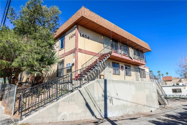 1404 E Mesquite Avenue - Photo 1