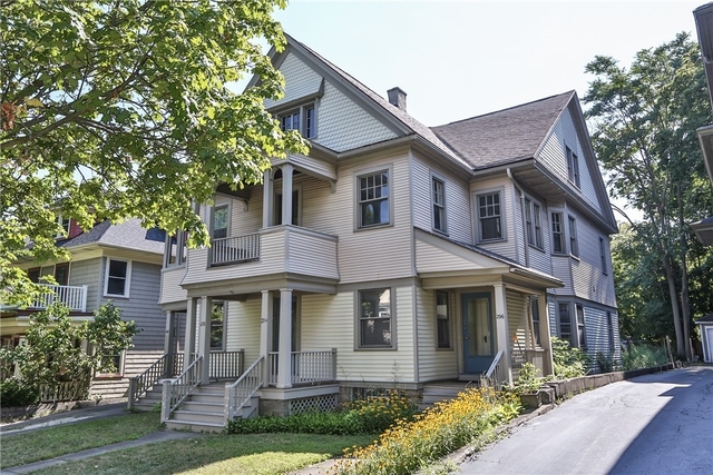 294 Laburnam Crescent - Photo 1