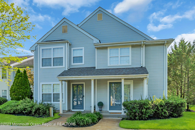 131 Wellington Court - Photo 1