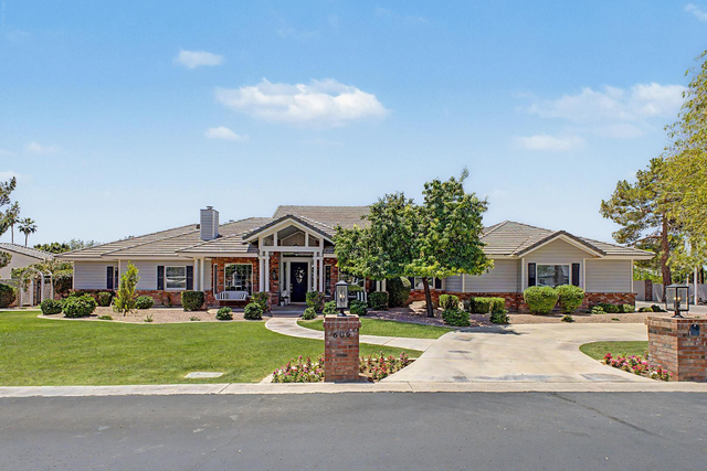 609 E Horseshoe Avenue - Photo 1