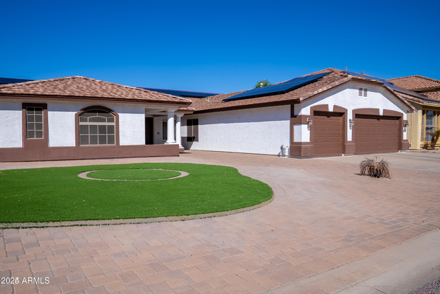 13612 W Windsor Boulevard - Photo 1