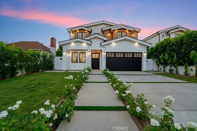 4539 Longridge Avenue - Photo 1