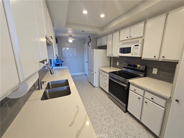 8828 Pershing - Photo 1