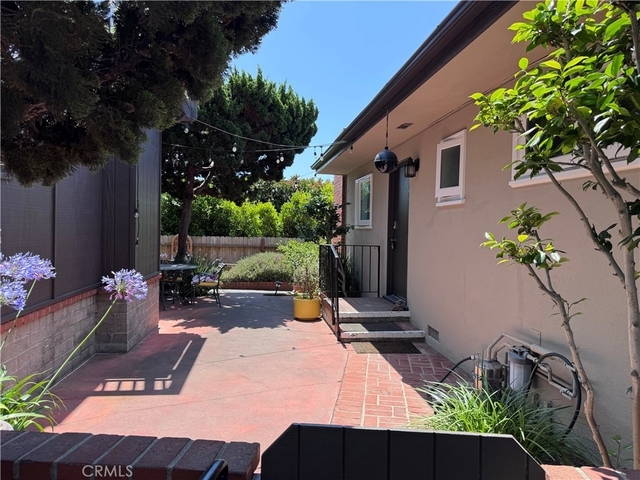1821 Glenneyre Street - Photo 1