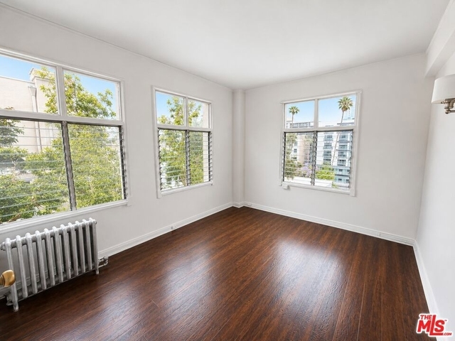 634 S Gramercy Place - Photo 1