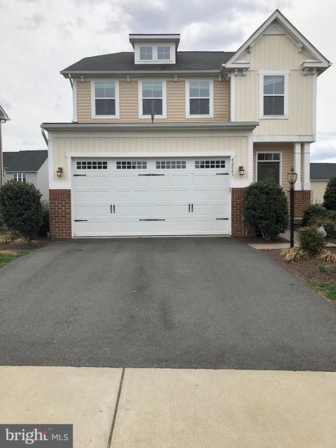 42007 Powells Farm Way - Photo 1