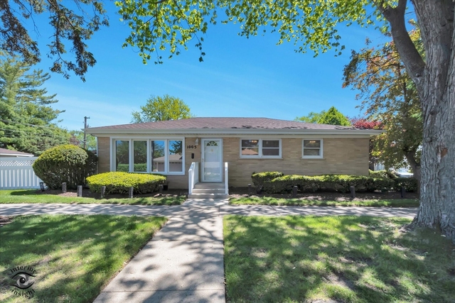 1005 E Park Street - Photo 1
