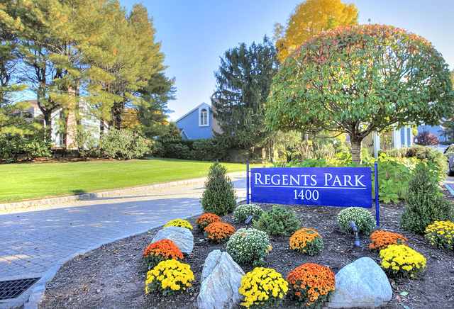 135 Regents Park - Photo 1