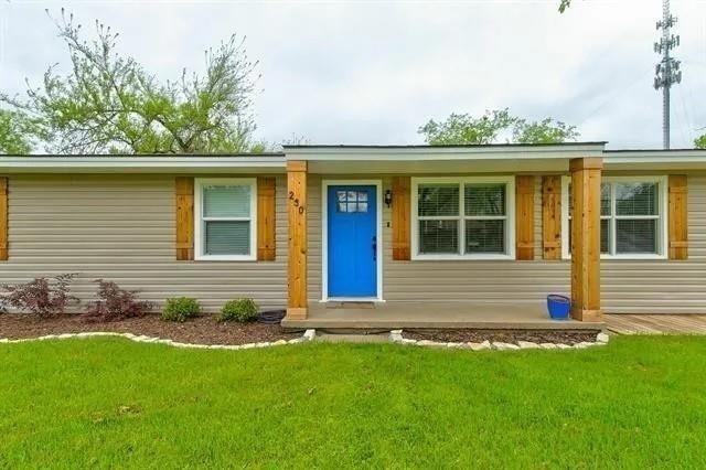 230 Davis Avenue - Photo 1