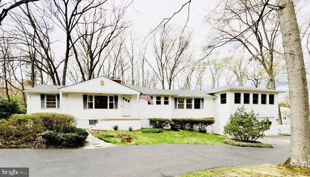 4046 Elizabeth Lane - Photo 1