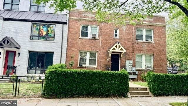 1424 Staples Street Ne - Photo 1