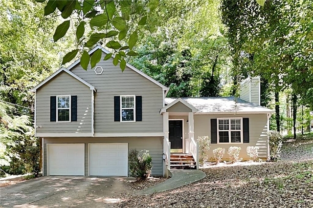 628 Bluff Drive - Photo 1