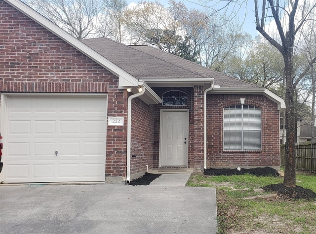 222 Canterbury Drive - Photo 1