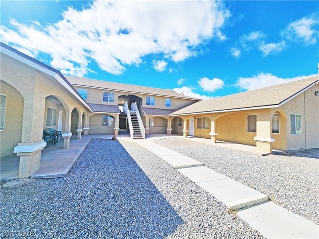 2341 E Calvada Boulevard - Photo 1