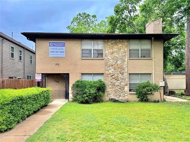 1107 N Locust Street - Photo 1