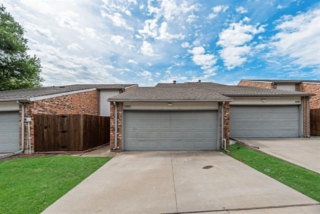 2203 Salem Drive - Photo 1