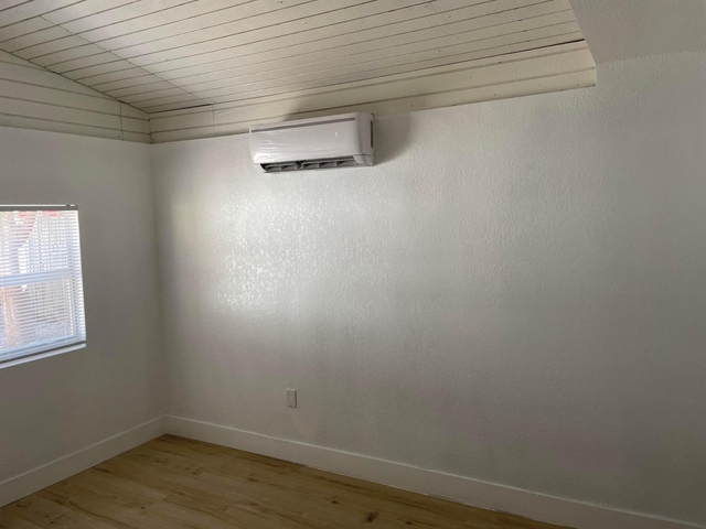 265 Ne 46th Street - Photo 1