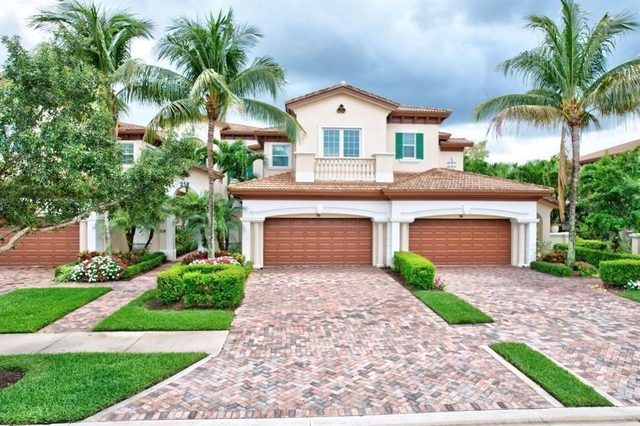 218 Tresana Boulevard - Photo 1