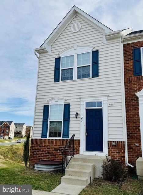 123 Streamview Drive - Photo 1