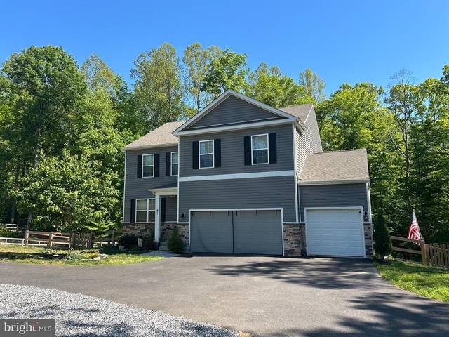 81 Pinewood Road - Photo 1
