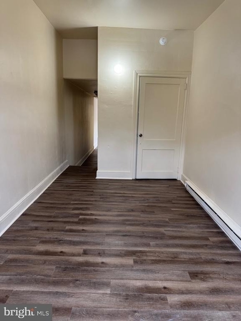 442 E King Street - Photo 1