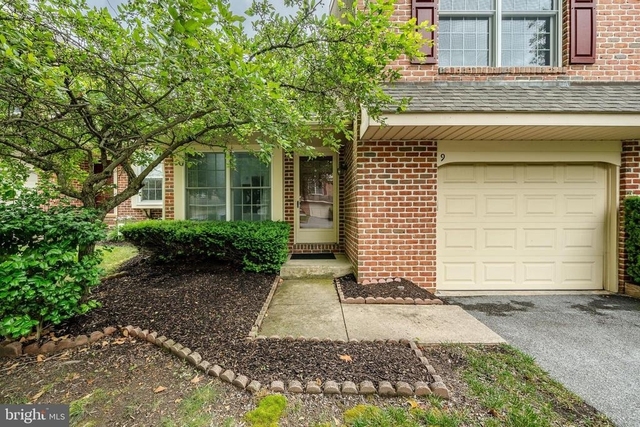 9 Oak Leaf Lane - Photo 1