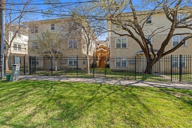 305 E 31st St - Photo 1