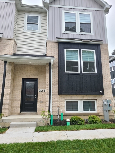 212 Walnut Street N - Photo 1
