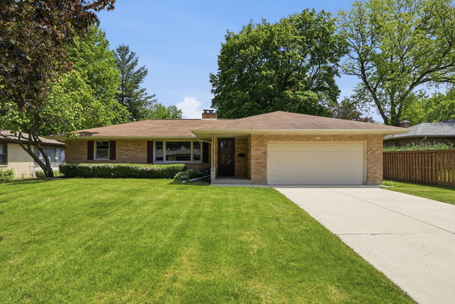 152 Crestwood Drive - Photo 1