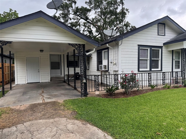 1614 W Sidnor Street - Photo 1
