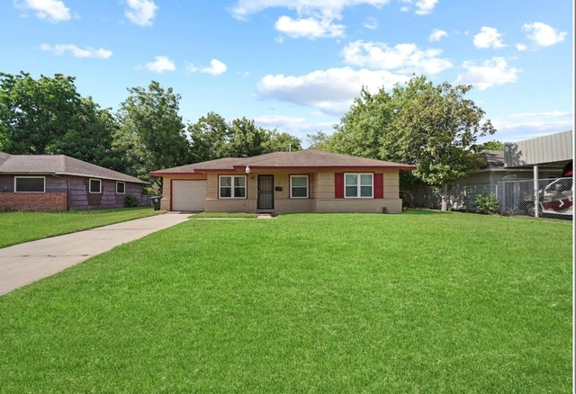 5631 Groveton Street - Photo 1