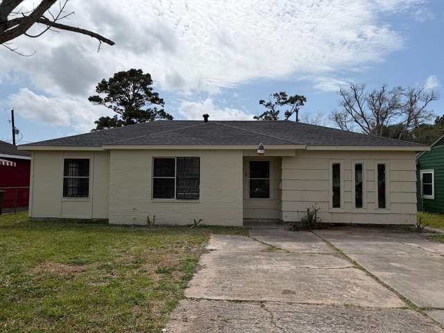 5530 Lakefield Drive - Photo 1