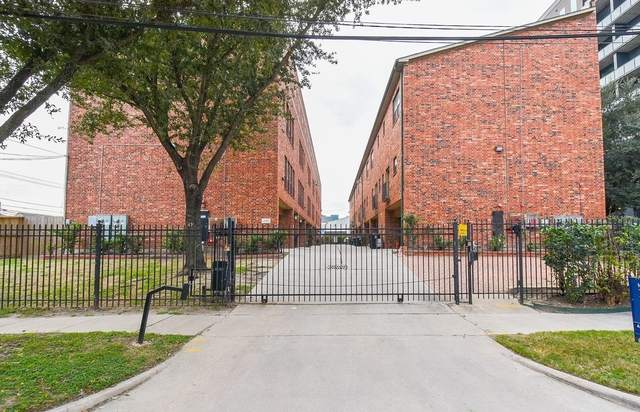 2422 Navigation Boulevard - Photo 1