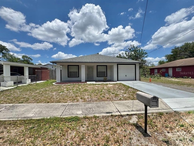 3212 E Emma Street - Photo 1