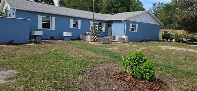 8198 Se 164th Place - Photo 1