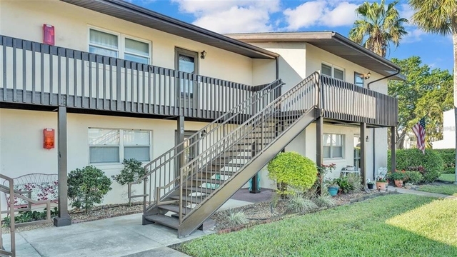 900 Avenue Z Se - Photo 1