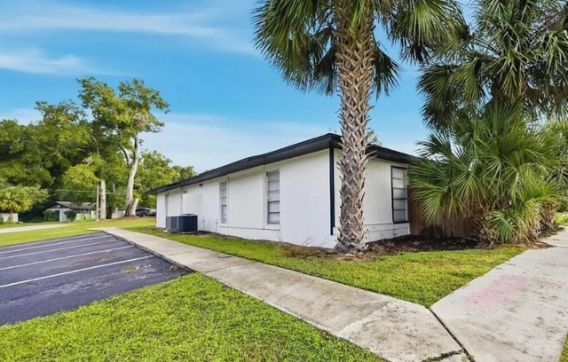 2955 Se 53rd Court - Photo 1