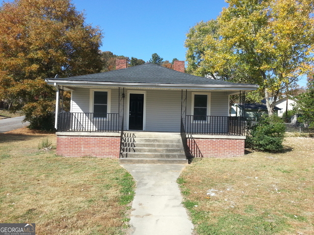 260 3rd Street, Shannon Road N - Photo 1