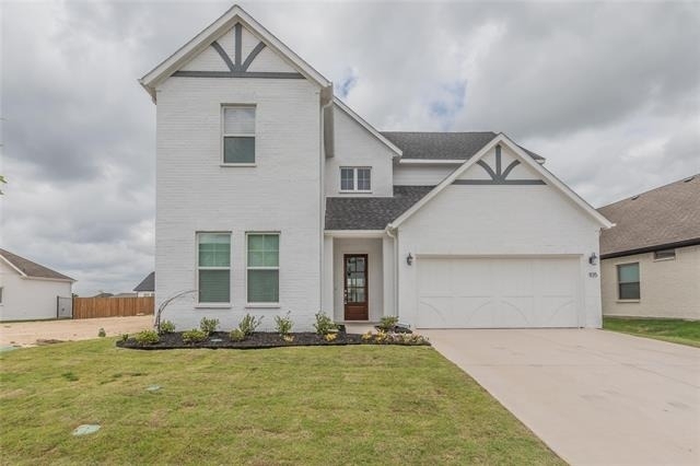 105 Observation Drive W - Photo 1