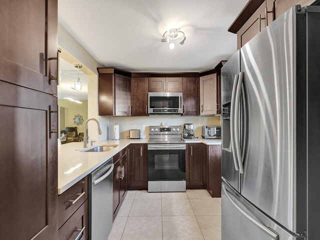 401 Se 3rd Street - Photo 1