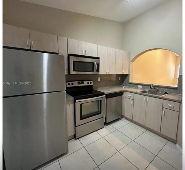 1250 Se 26th Street - Photo 1