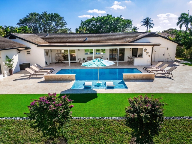 3127 Sherwood Boulevard - Photo 1