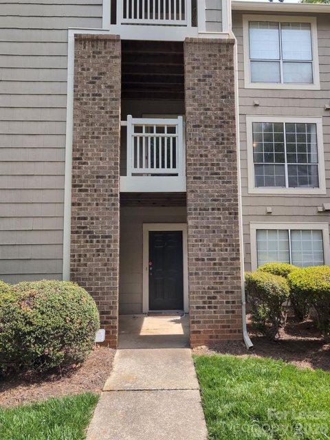5001 Sharon Road - Photo 1