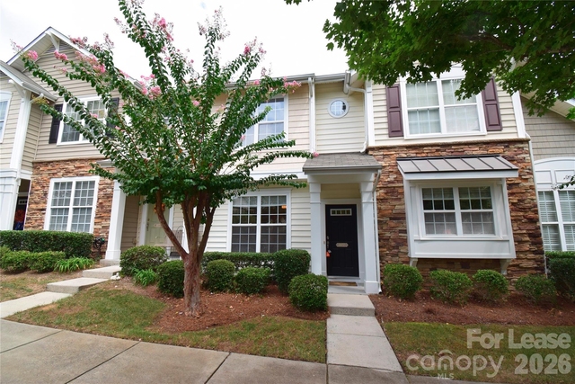 1077 Woodglen Lane - Photo 1