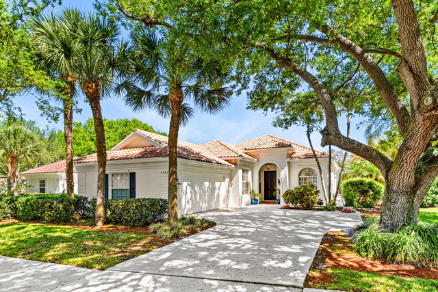4983 Garden Drive - Photo 1