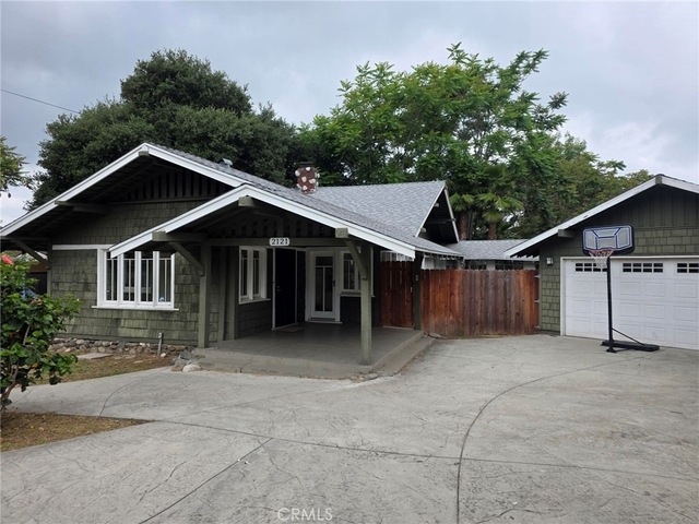 2121 Garfield - Photo 1